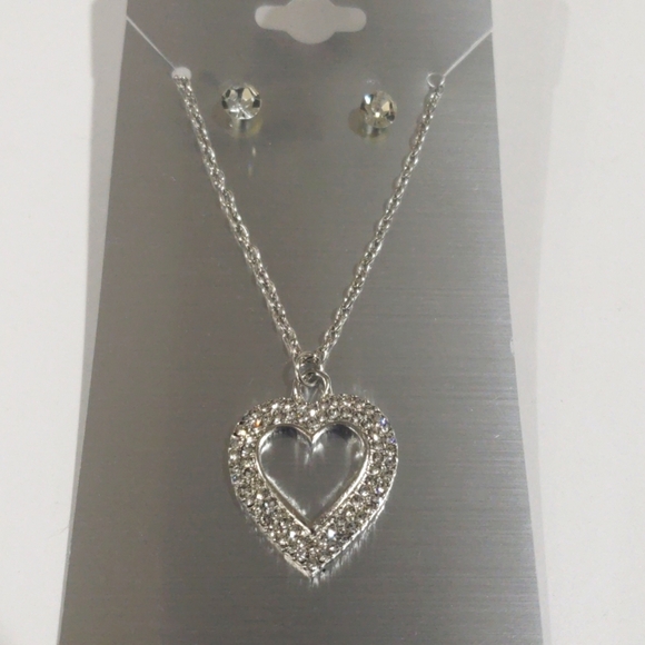 Silver Sparkling Heart Pendant Necklace & Stud Earrings - Women' Fashion Jewelry - Picture 1 of 7